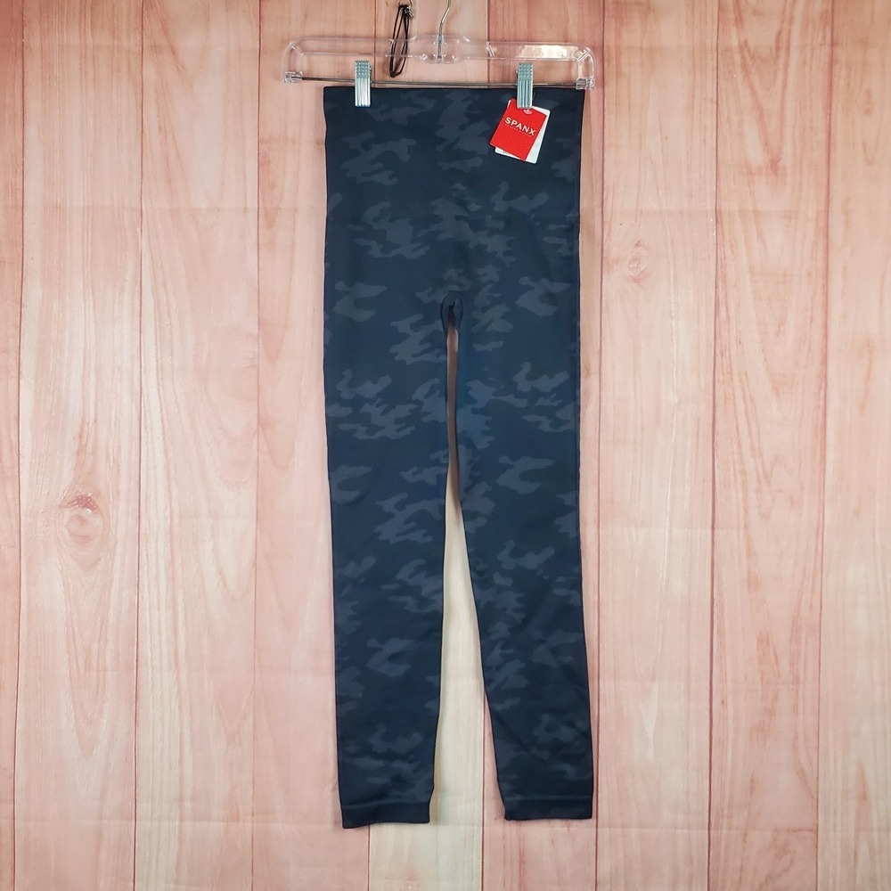 SPANX Leggings Womens Large‎ Camo Elastic Waist Pull On Look At Me Now
